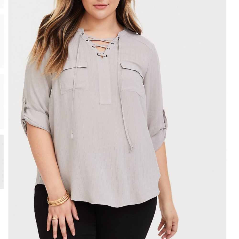 SOLD Torrid Light Gray Tie Front Harper Blouse 4 - Picture 7 of 7